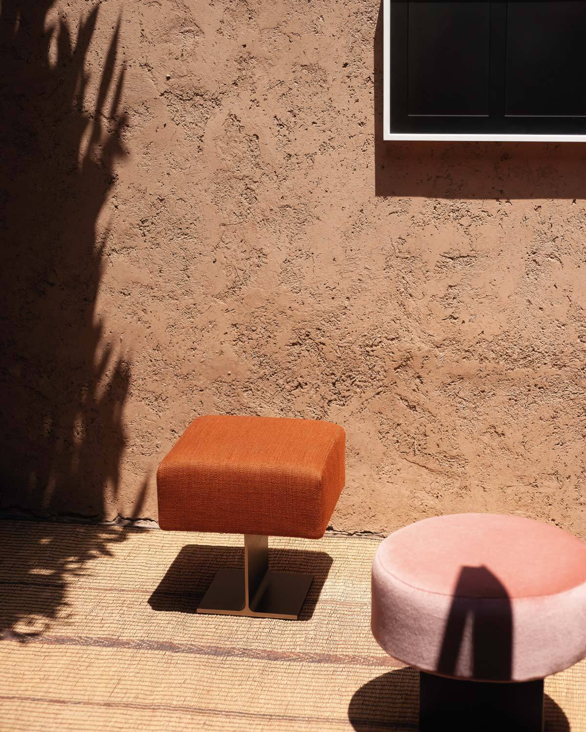 Trono Stool