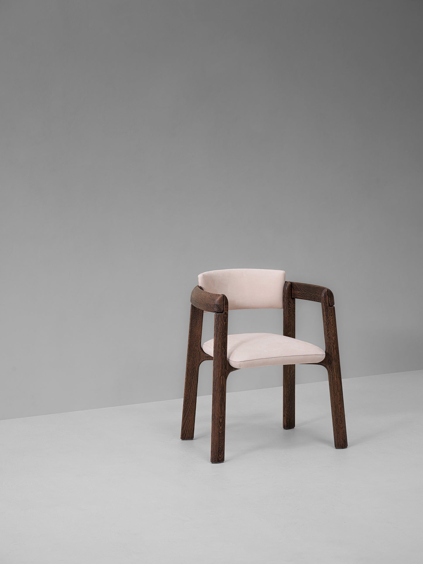 VIU ∙ DINING CHAIR WITH ARMRESTS