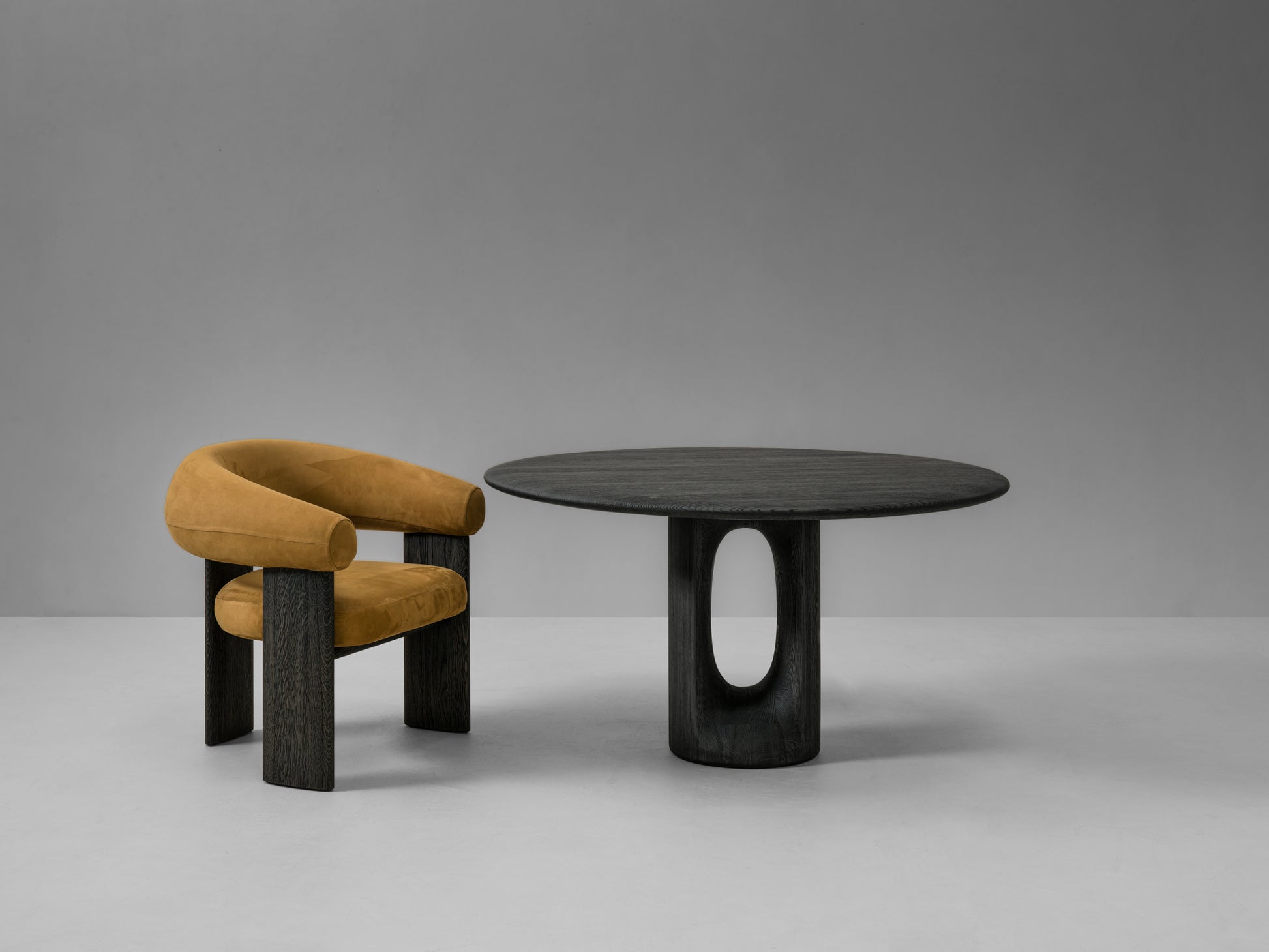 PATINE ∙ LOW  DINING TABLE ROUND