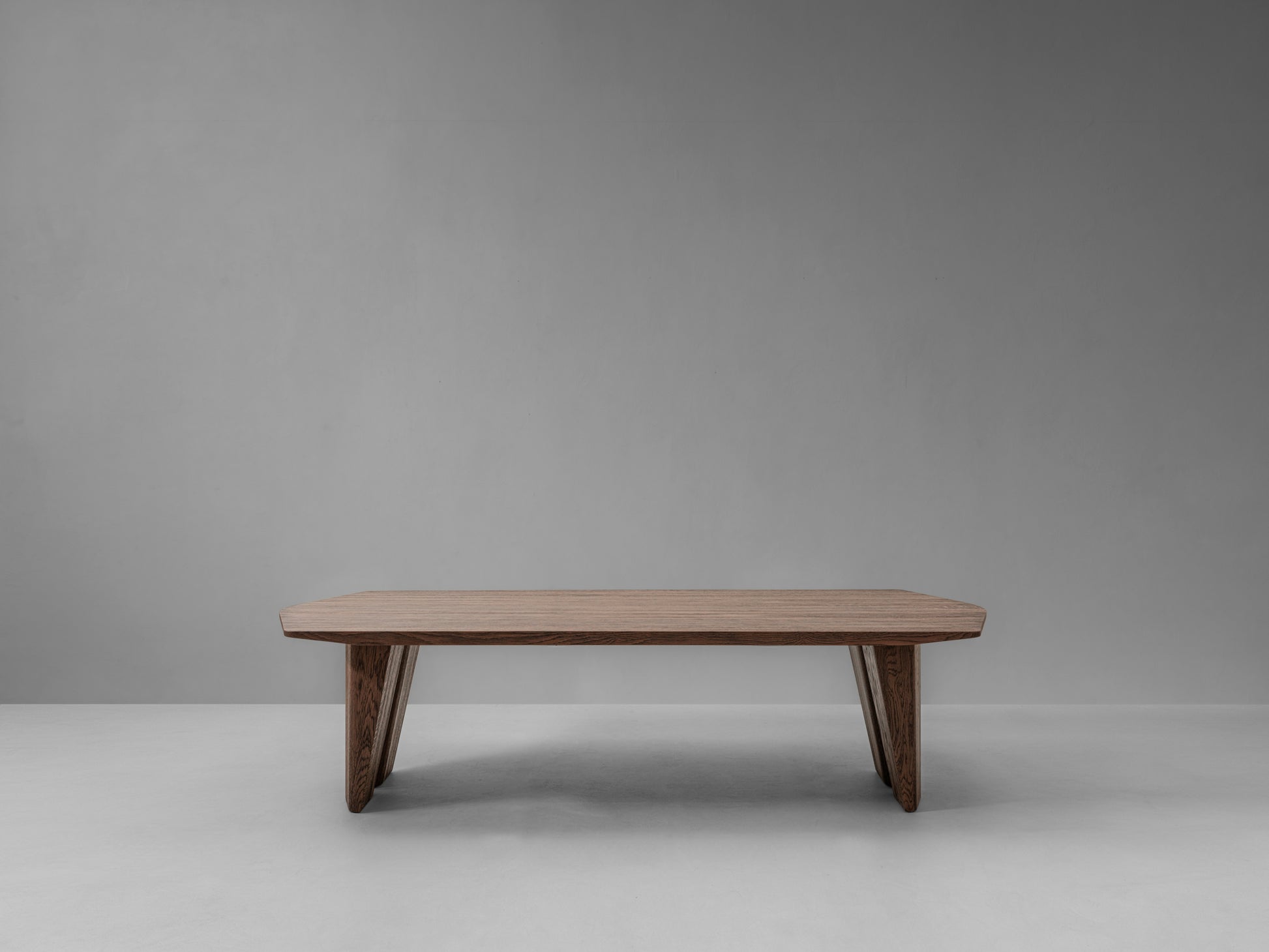 ROMY ∙ DINING TABLE