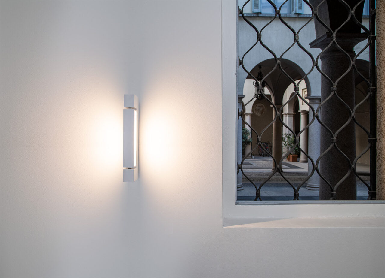 Ara Wall Light