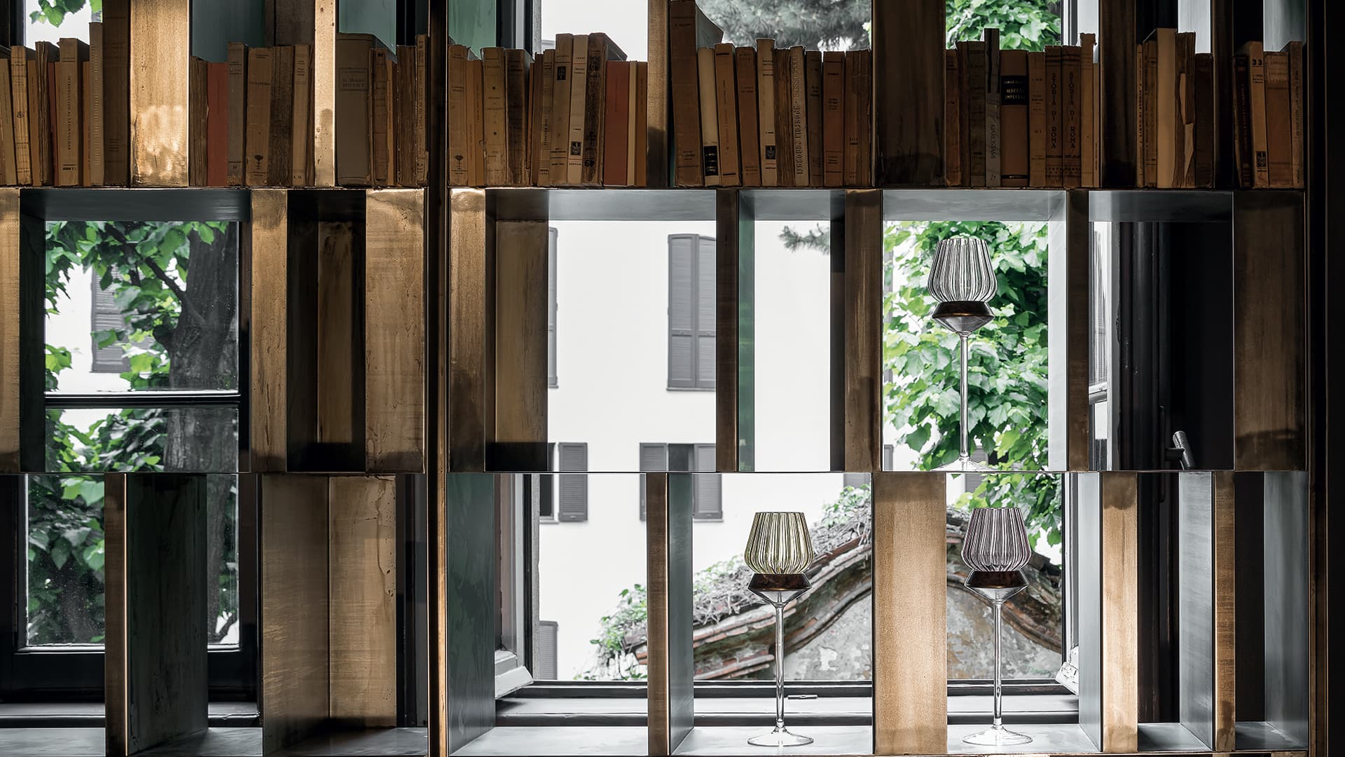Bistrot Bookshelf