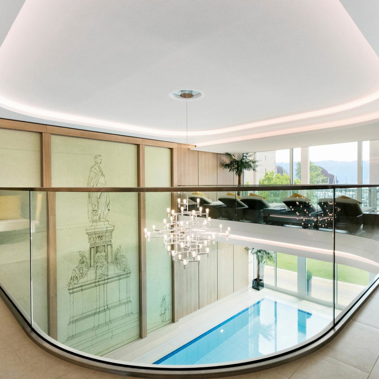 Crown Magnum Ceiling Light
