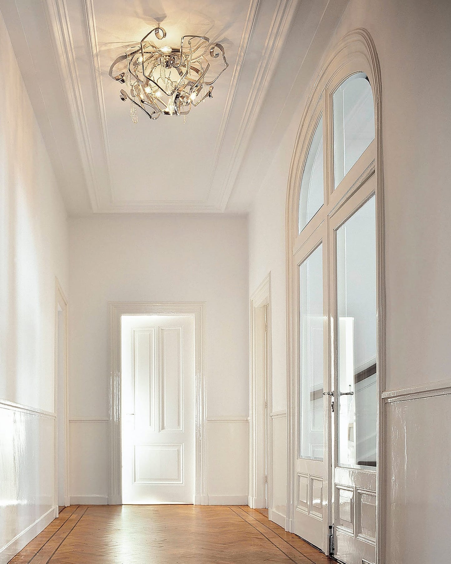 Delphinium Ceiling Lamp Round