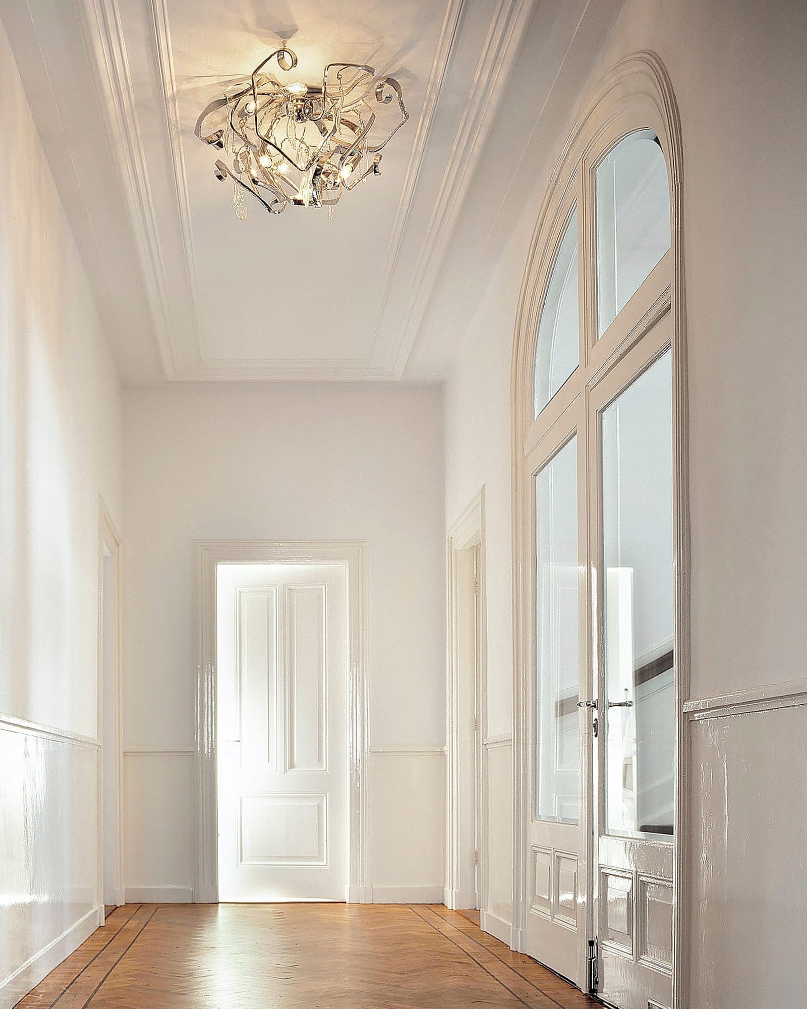 Delphinium Ceiling Lamp Round