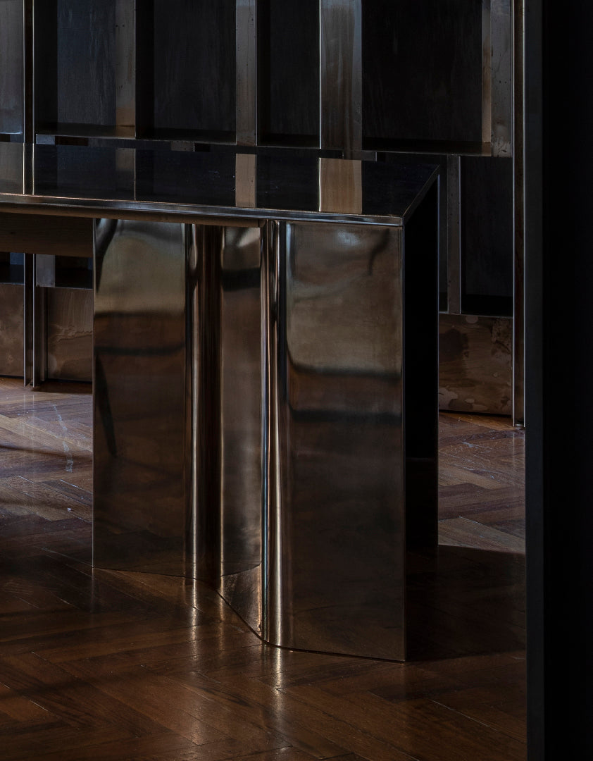 Time Dining Table