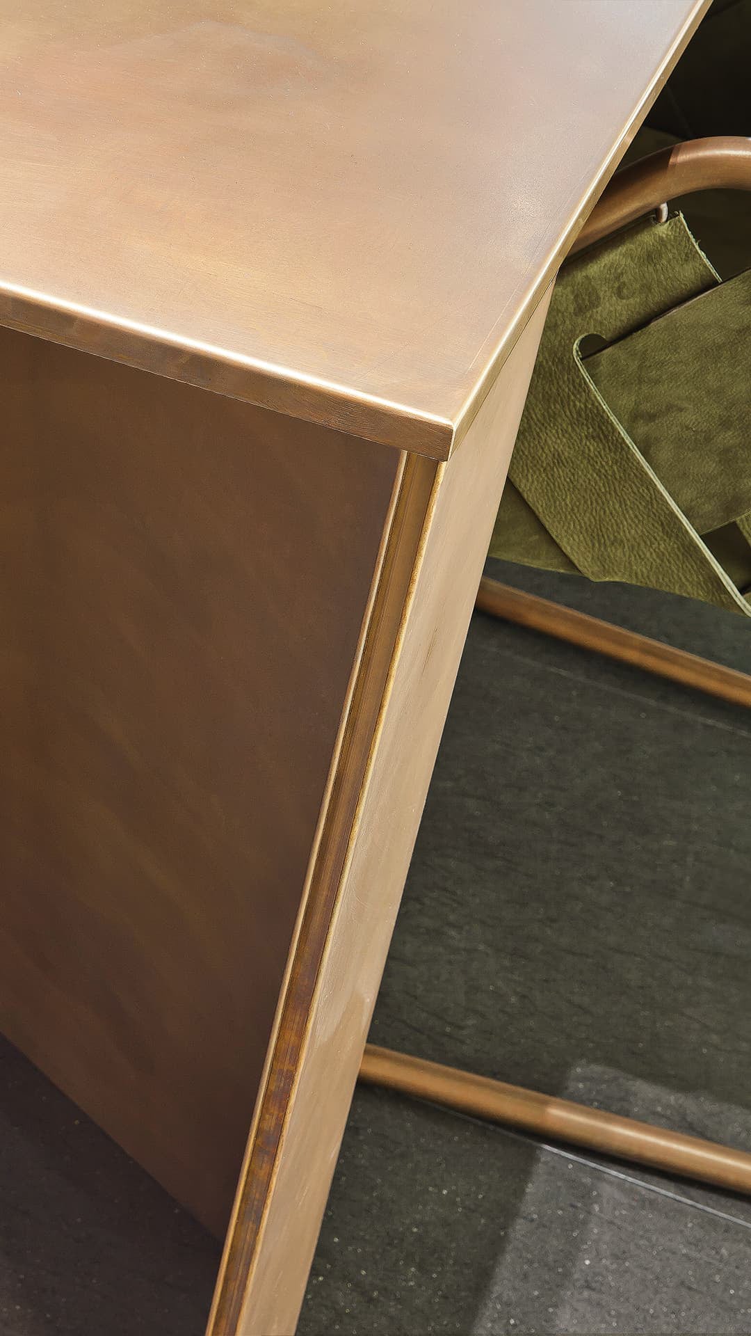 Time Dining Table