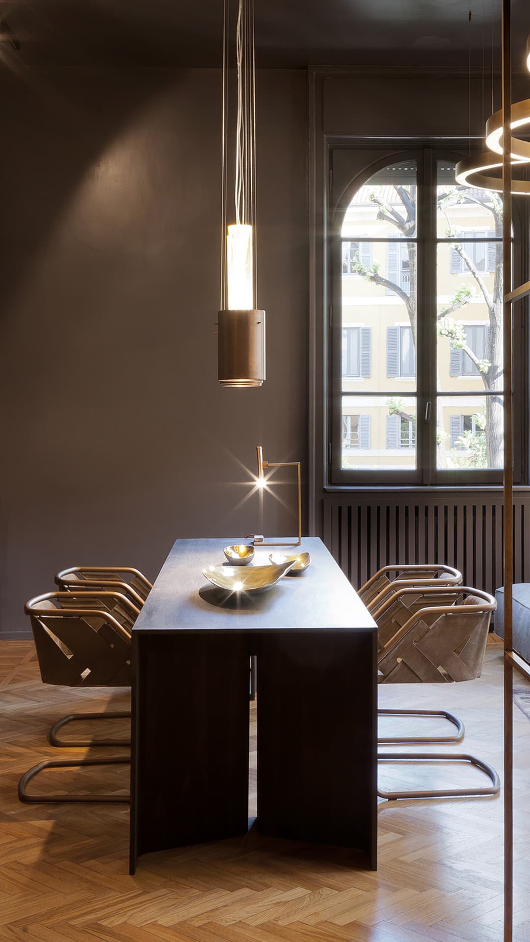 Time Dining Table