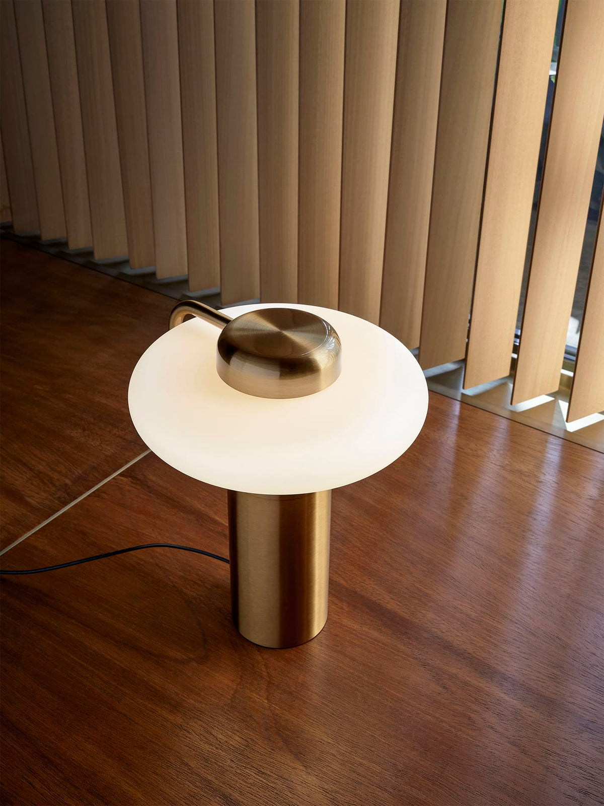 Tratto table